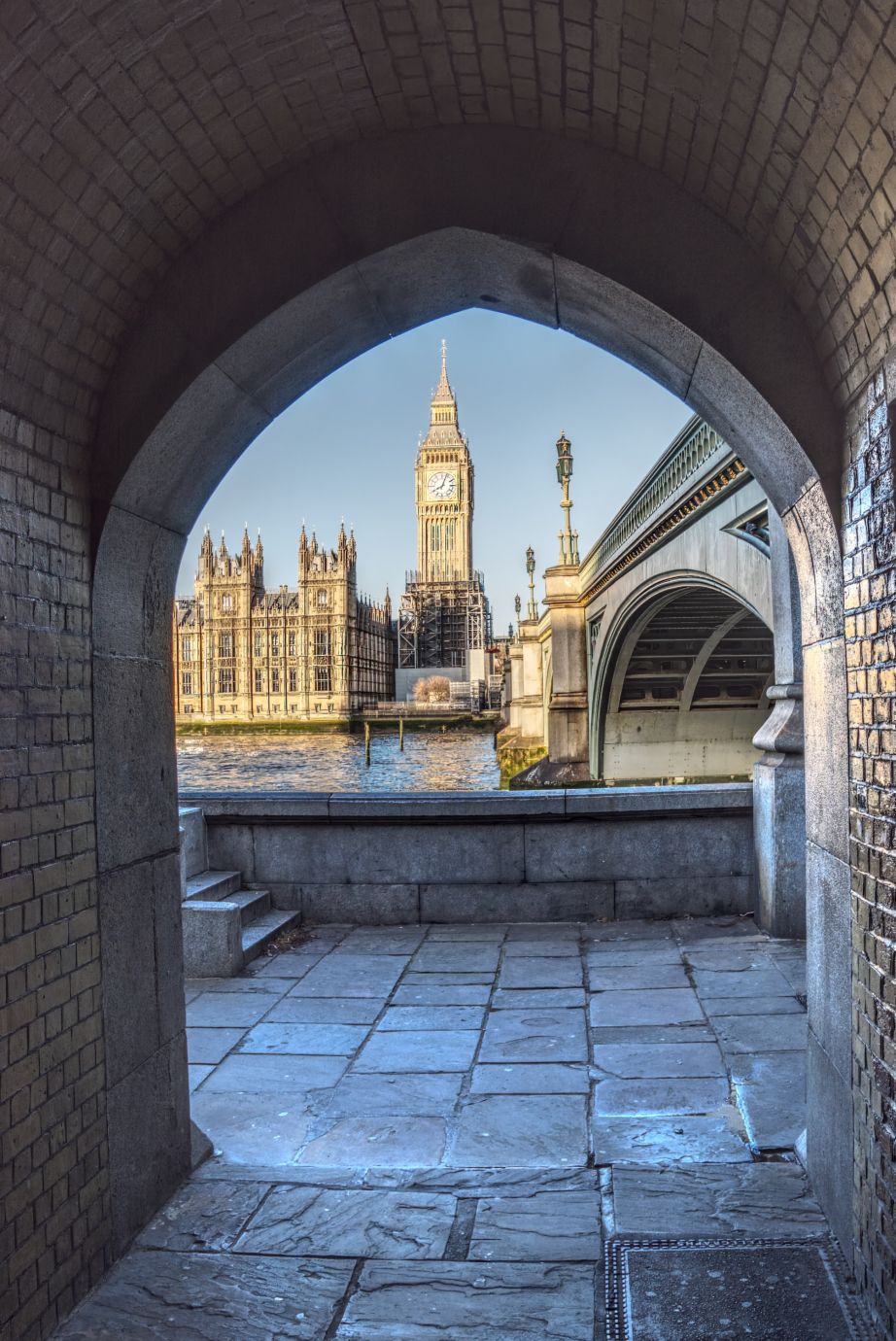 Big-Ben-Elizabeth-Tower-Westminster-Bridge-arch-London-23022022
