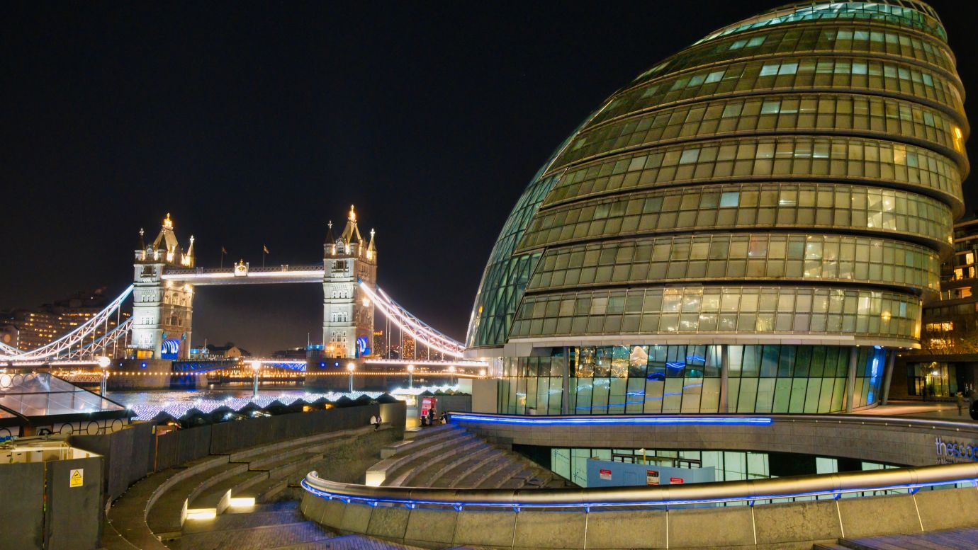 City-Hall-Tower-Bridge-London-night-autumn-F9353-27112024