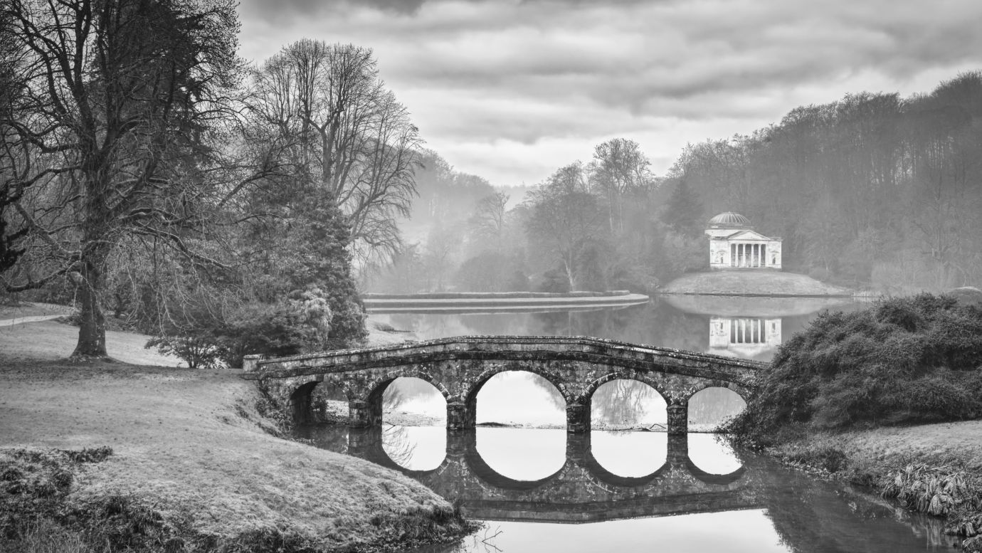 Palladian-bridge-pantheon=reflecions-winter-stourhead-wiltshire-mono-9073&4&5-14012024