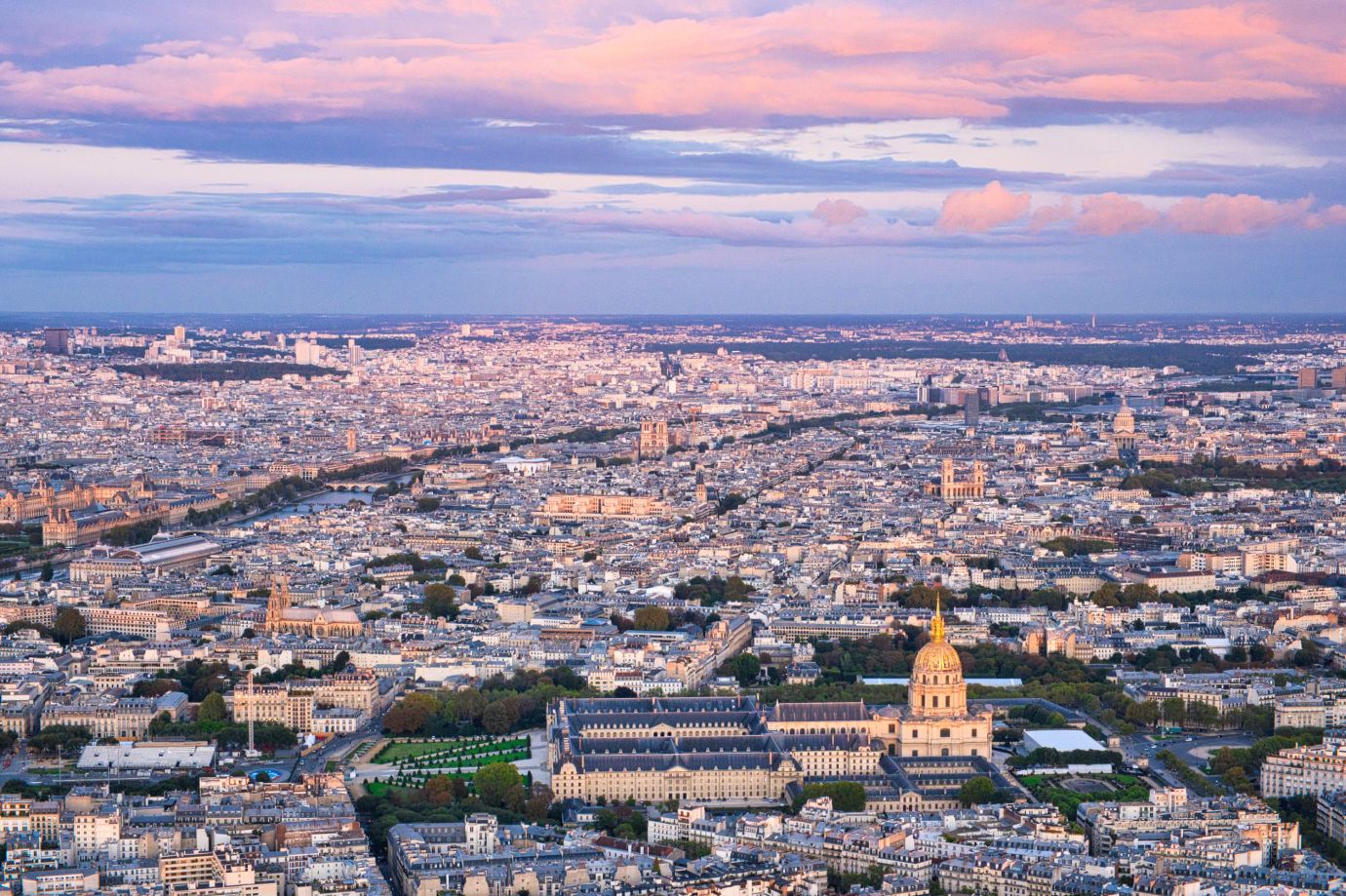 Paris-cityscape-Eiffel-Tower-sunset-golden-hour-autumn-F7644-13092024