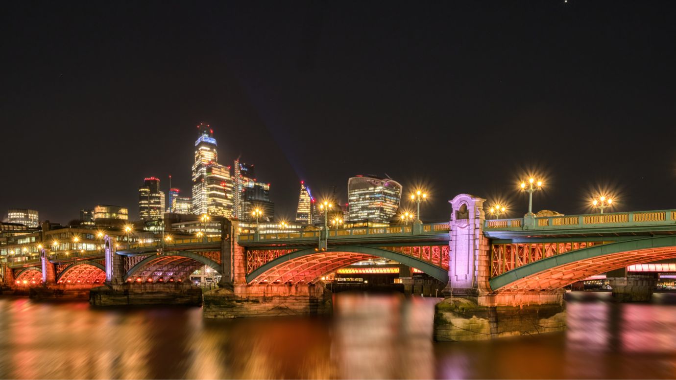 Southwark-Bridge-London-night-autumn-F9303-27112024