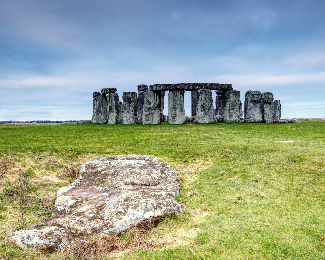 Stonehenge-slaughter-stone-dawn-Spring-Wiltshire-8055to58-03032023