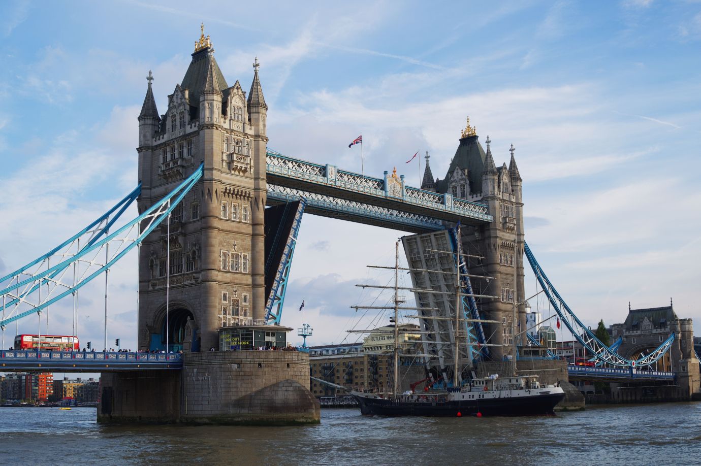 Tower-Bridge-raised-ship-London-2625-03092022