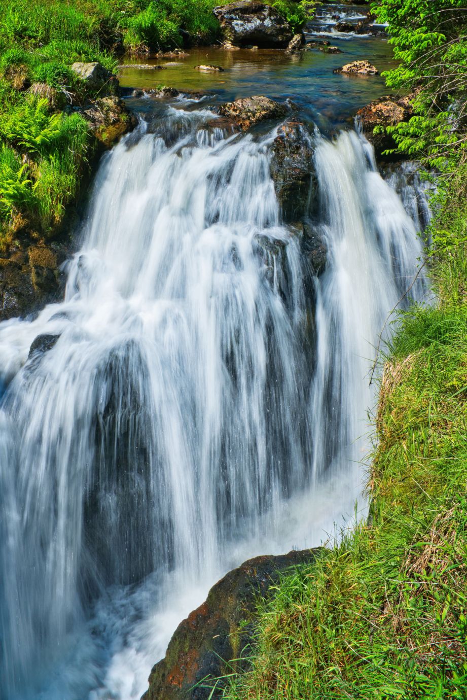 Waterfall-Severn-Break-its-neck-Hafern-Forest-Llanidloes-Powys-Wales-F1917-02062024