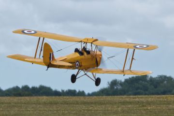 Biplane-Tiger-Moth-takeoff-HAAF-Middle-Wallop-Hampshire-8878-02072022