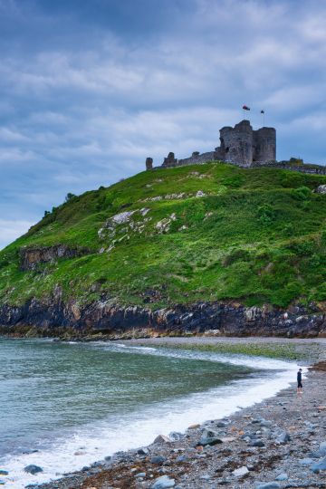 Castle-Criccieth-Gwynedd-Wales-sea-shore-waves-rocks-F1593-29052024