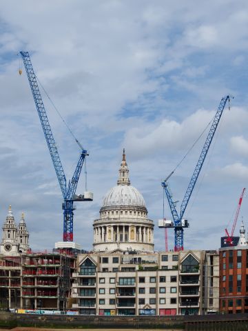 St-Pauls-Cathedral-London-cranes-2657-04092022